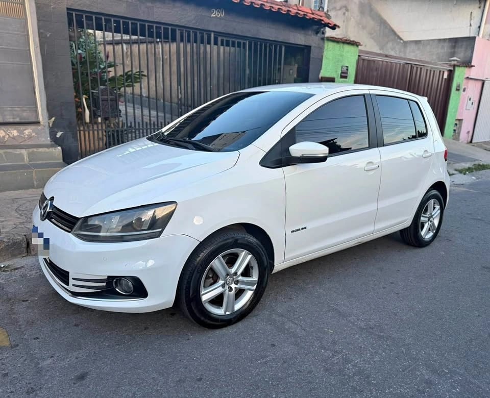 VW - VolksWagen Fox Highline1.6 Flex 16V 5p