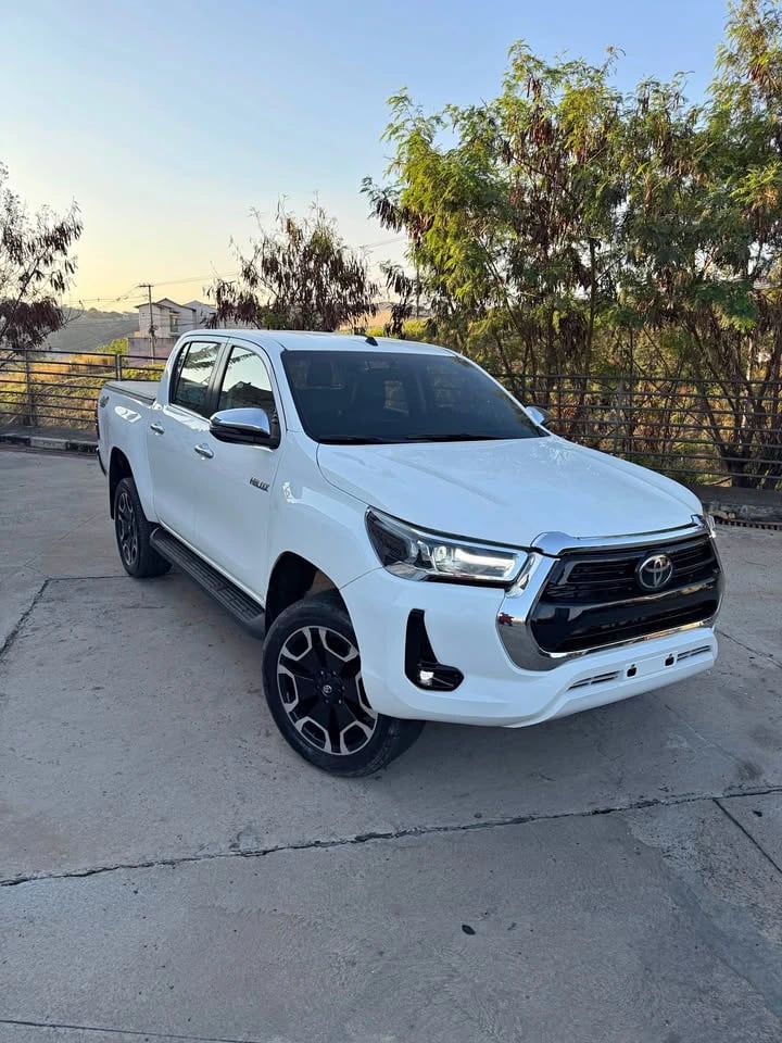 Toyota Hilux CD 4x4 2.8 Diesel Mec.