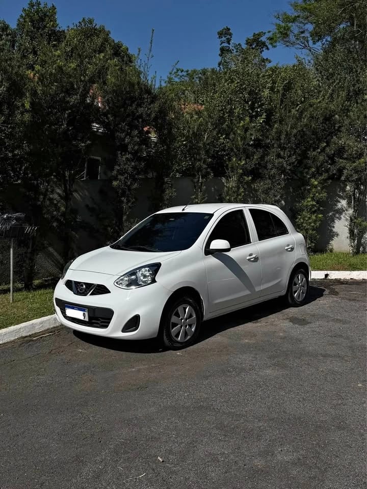 Nissan March S 1.0 12V Flex 5p