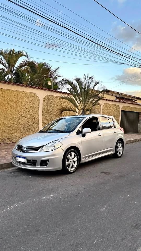 Nissan Tiida SL 1.8/1.8 Flex 16V Aut.