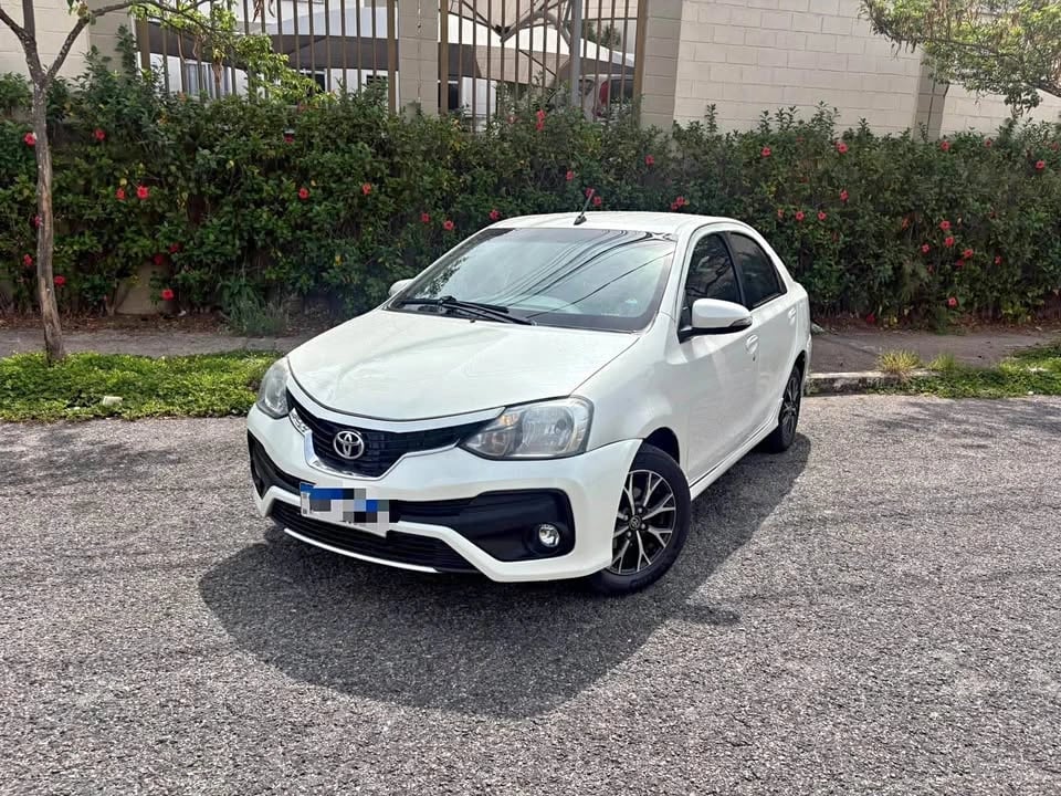 Toyota Etios PLATINUM 1.5 Flex 16V 4p Aut.